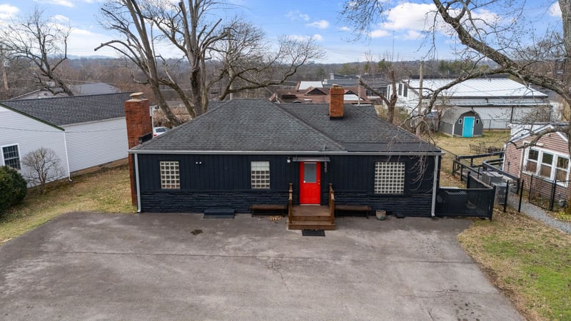 2825 Azalea Pl, Nashville, TN 37204