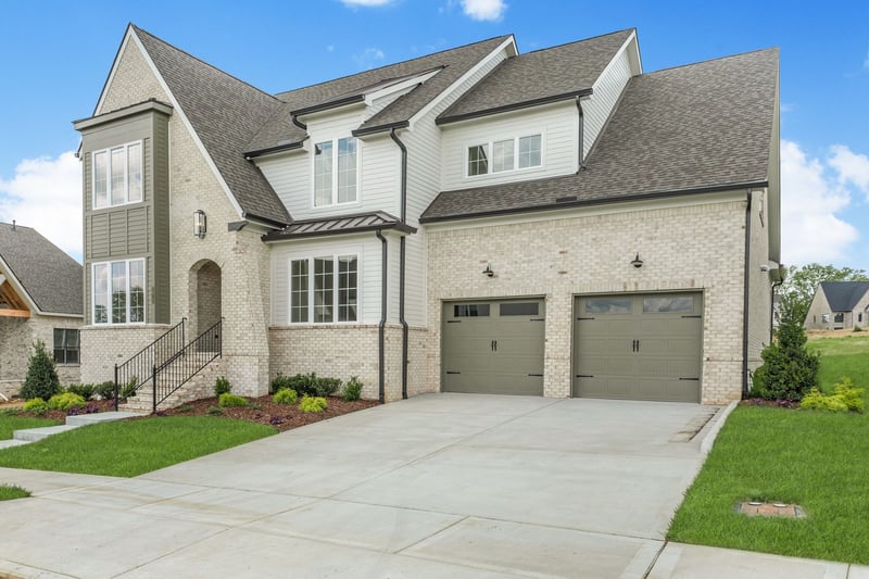 2915 Avenue Downs Dr, Thompsons Station, TN 37179