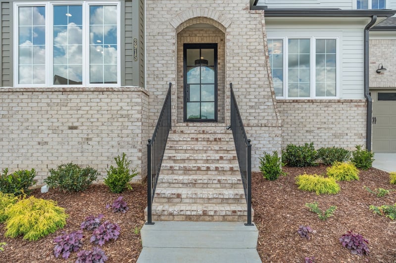 2915 Avenue Downs Dr, Thompsons Station, TN 37179