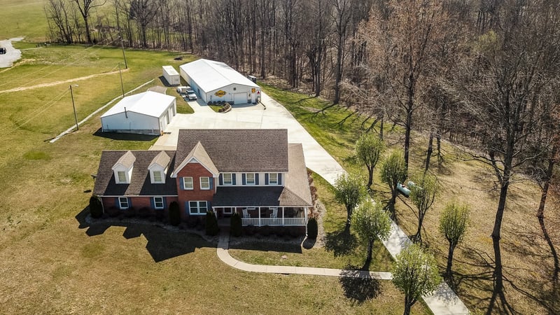 1626 New Highway 52 E, Westmoreland, TN 37186