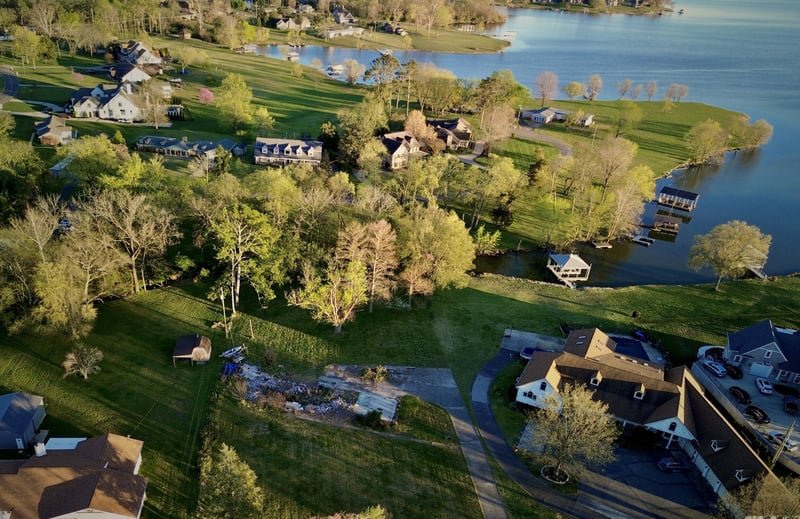 216 Cherokee Rd, Hendersonville, TN 37075