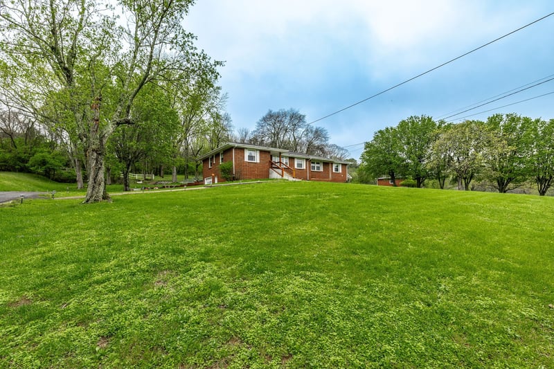 210 Shevel Dr, Goodlettsville, TN 37072