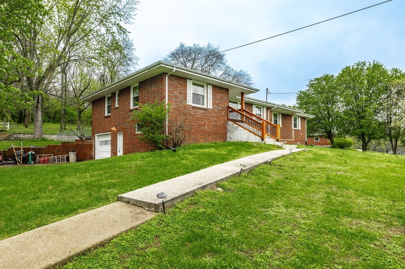 210 Shevel Dr, Goodlettsville, TN 37072