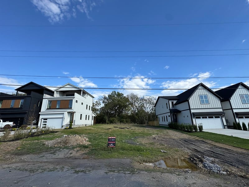 1705C River Dr, Nashville, TN 37218