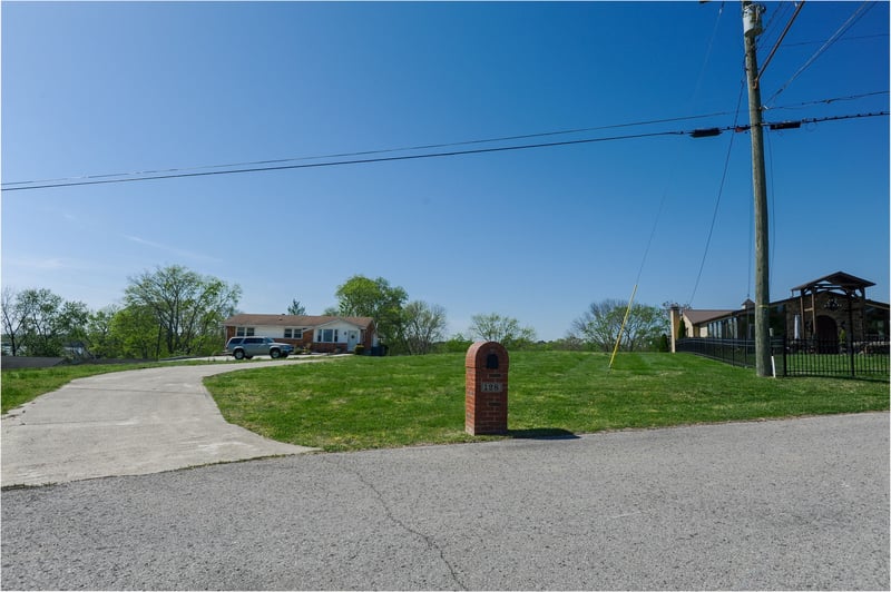 128 Lakeview Dr, Hendersonville, TN 37075