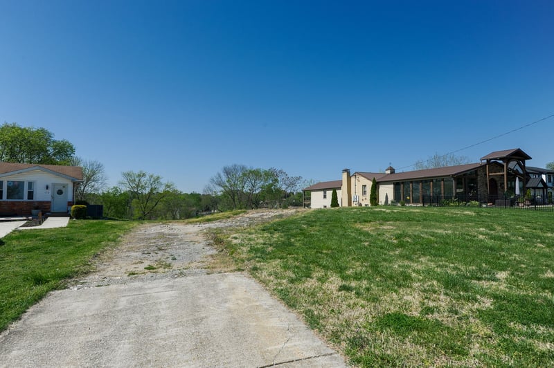 128 Lakeview Dr, Hendersonville, TN 37075