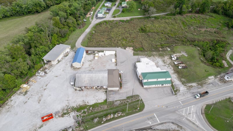 105 Hunter Ave, Carthage, TN 37030