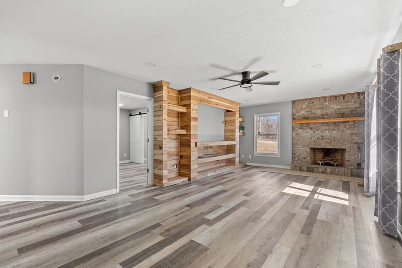 928 Red Bird Ln, Cumberland Furnace, TN 37051