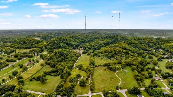 10 Hillenglade Dr, Nashville, TN 37207