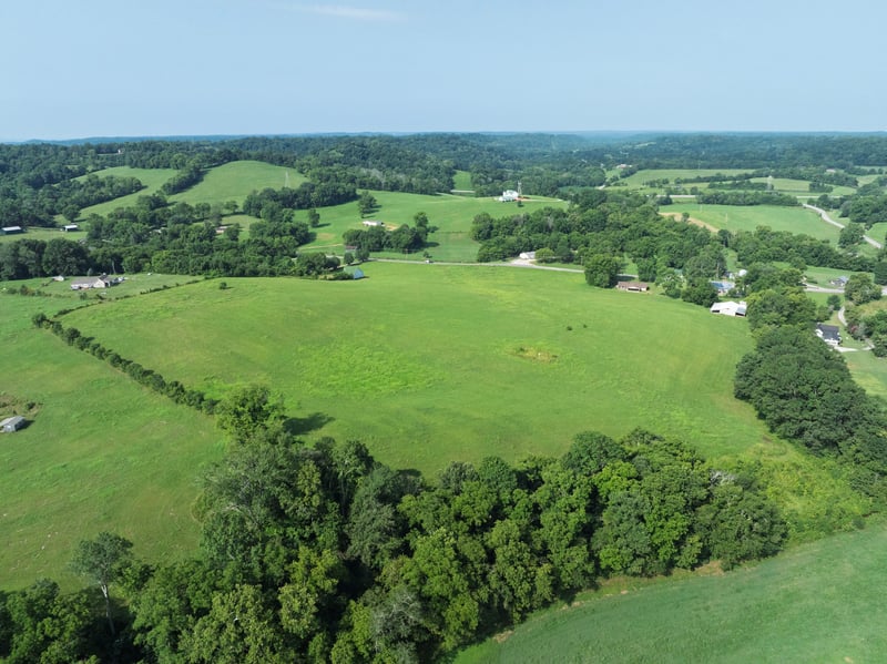 2470 Santa Fe Pike, Columbia, TN 38401