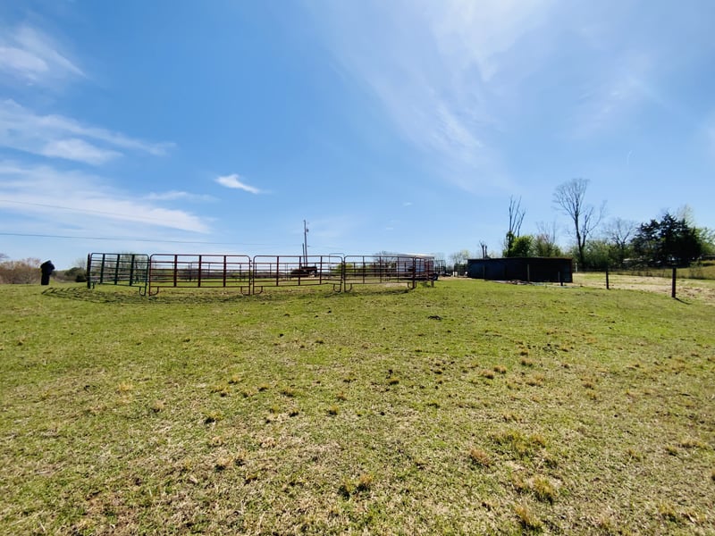 2052 Castelow Rd, Greenbrier, TN 37073
