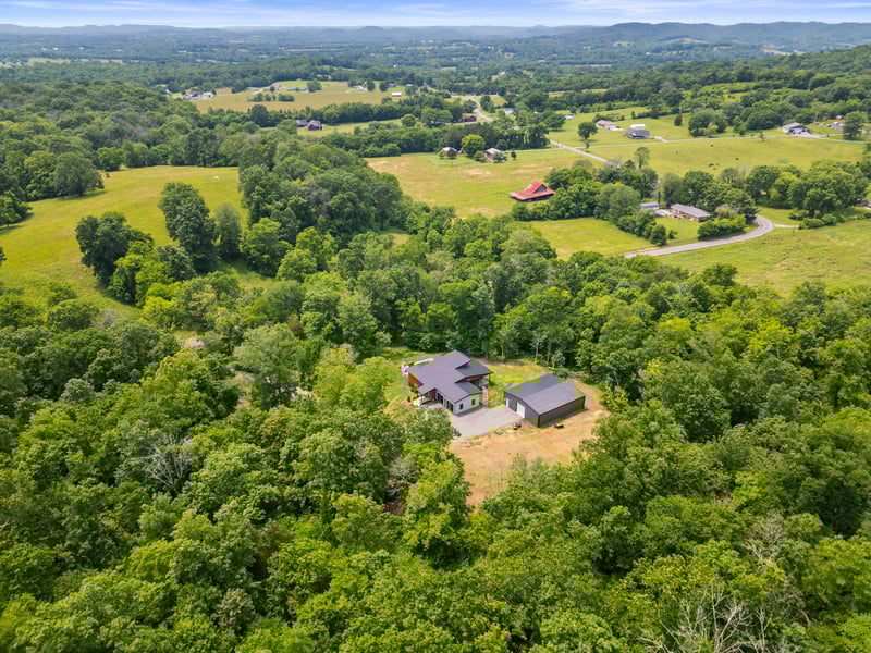 349 Chipman Rd, Bethpage, TN 37022