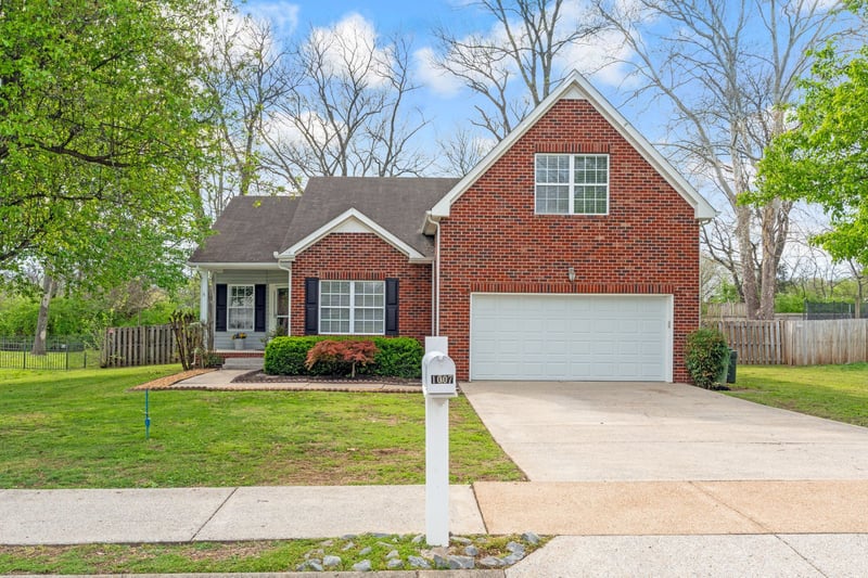 1007 Whitley Pl, Hendersonville, TN 37075