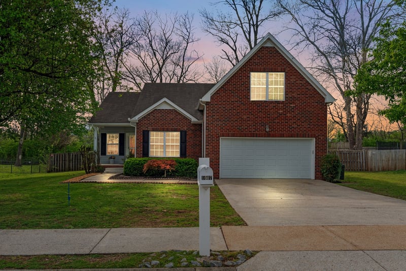 1007 Whitley Pl, Hendersonville, TN 37075