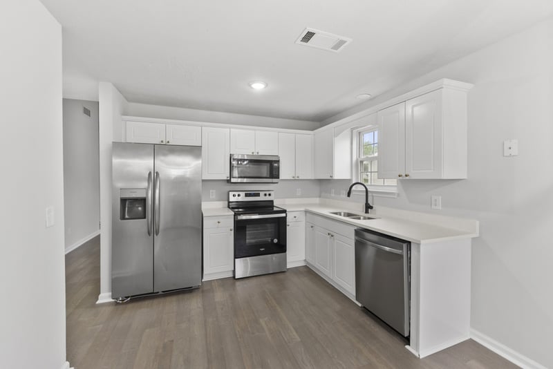 1626 Jo Ann Dr, La Vergne, TN 37086