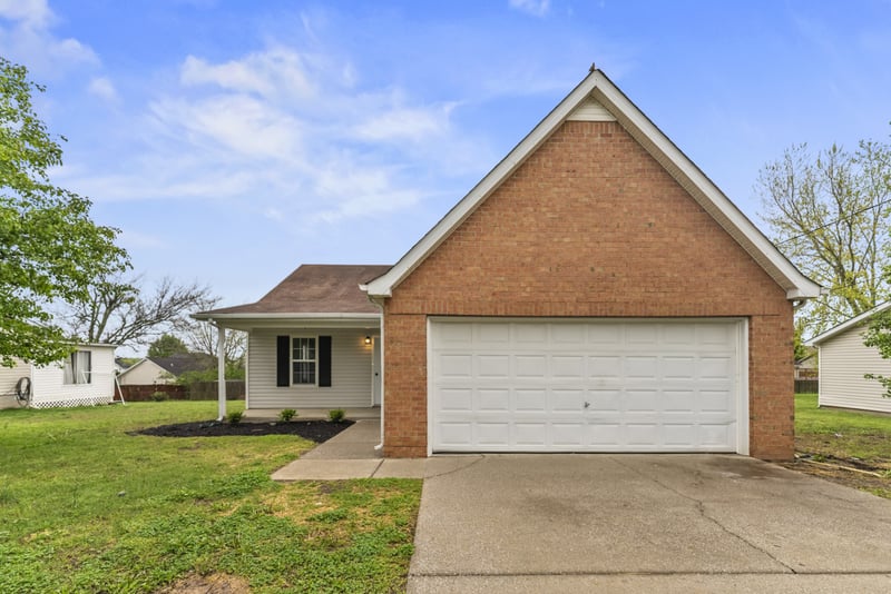 1626 Jo Ann Dr, La Vergne, TN 37086