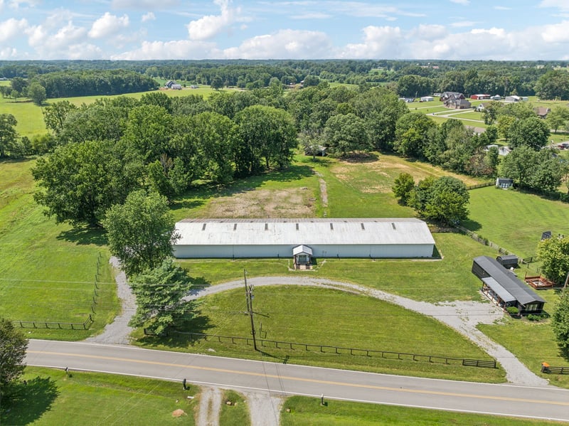 253 Halltown Rd, Cottontown, TN 37048