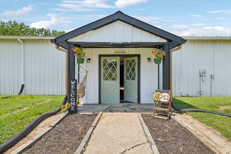 253 Halltown Rd, Cottontown, TN 37048