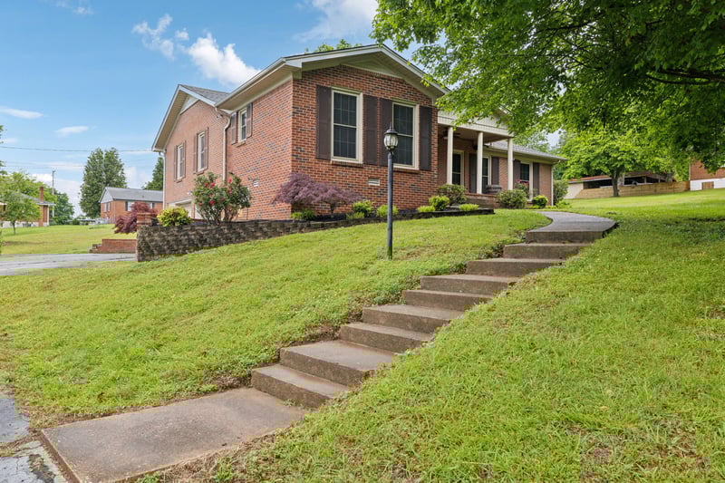 303 Carol Dr, Columbia, TN 38401