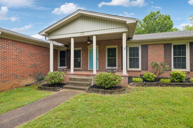 303 Carol Dr, Columbia, TN 38401