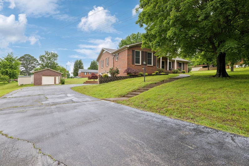 303 Carol Dr, Columbia, TN 38401