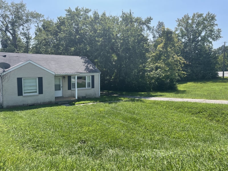 2511 Memorial Blvd, Springfield, TN 37172