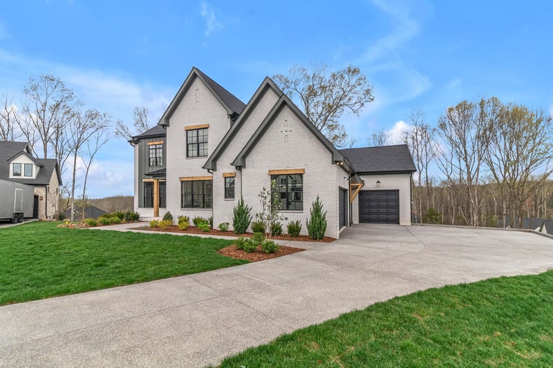 4833 Woodrow Pl, Arrington, TN 37014