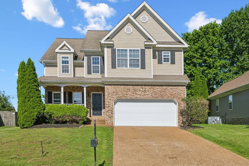 1030 Persimmon Dr, Spring Hill, TN 37174