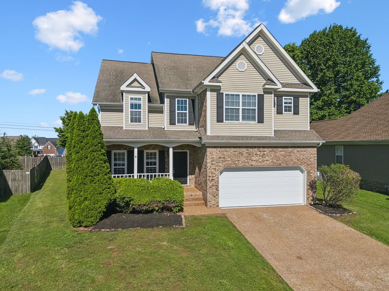 1030 Persimmon Dr, Spring Hill, TN 37174