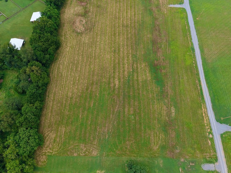 680 Harvey Pvt Ln, Cottontown, TN 37048