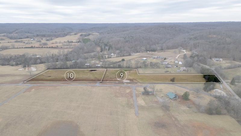 680 Harvey Pvt Ln, Cottontown, TN 37048