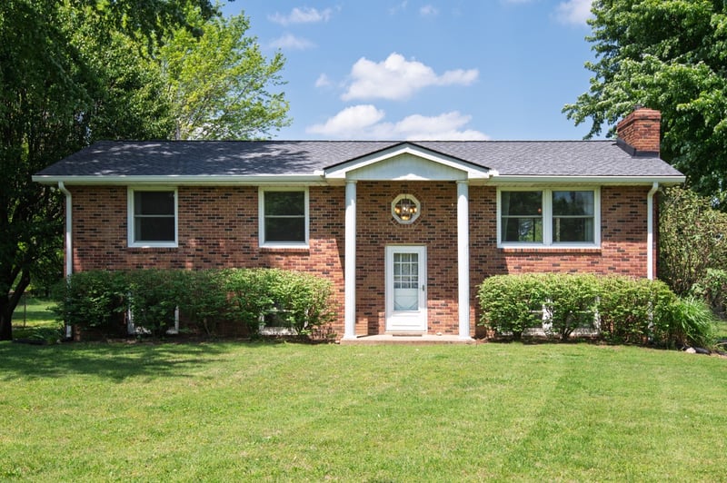 920 Shun Pike, Cottontown, TN 37048