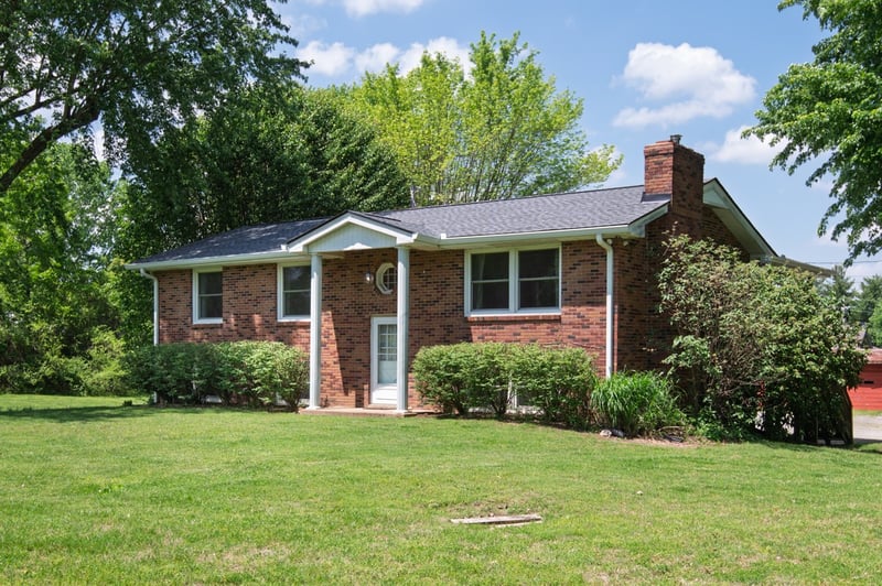 920 Shun Pike, Cottontown, TN 37048