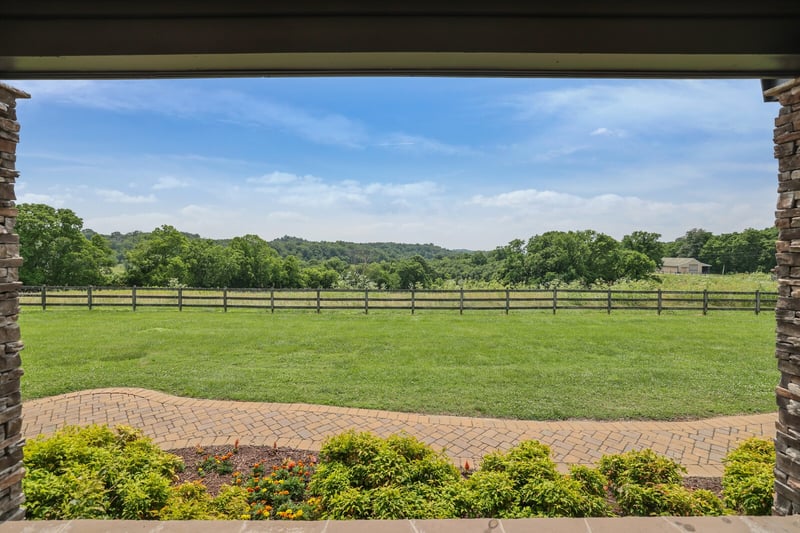 1361 Madison Creek Rd, Goodlettsville, TN 37072