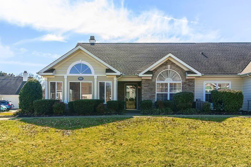 825 Browns Ln #2004, Gallatin, TN 37066