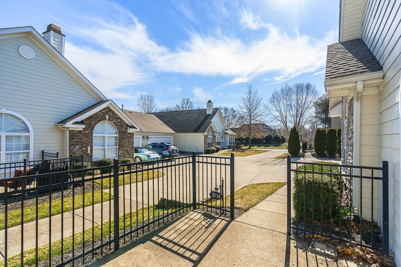 825 Browns Ln #2004, Gallatin, TN 37066