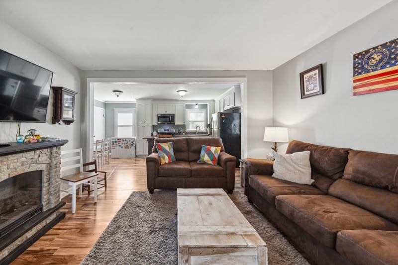 102 Lakeside Dr, Columbia, TN 38401