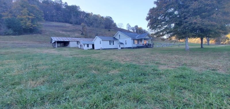 1103 Wartrace Hwy, Pleasant Shade, TN 37145