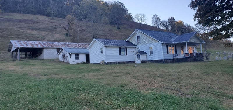 1103 Wartrace Hwy, Pleasant Shade, TN 37145