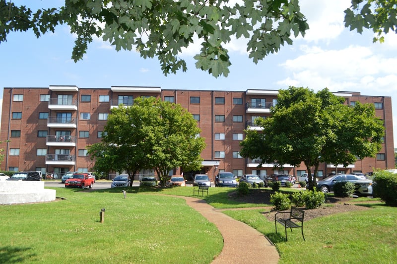 200 Sanders Ferry Rd #2202, Hendersonville, TN 37075