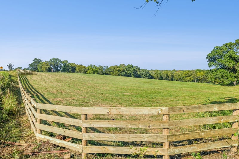 4 Old Zion Rd, Columbia, TN 38401