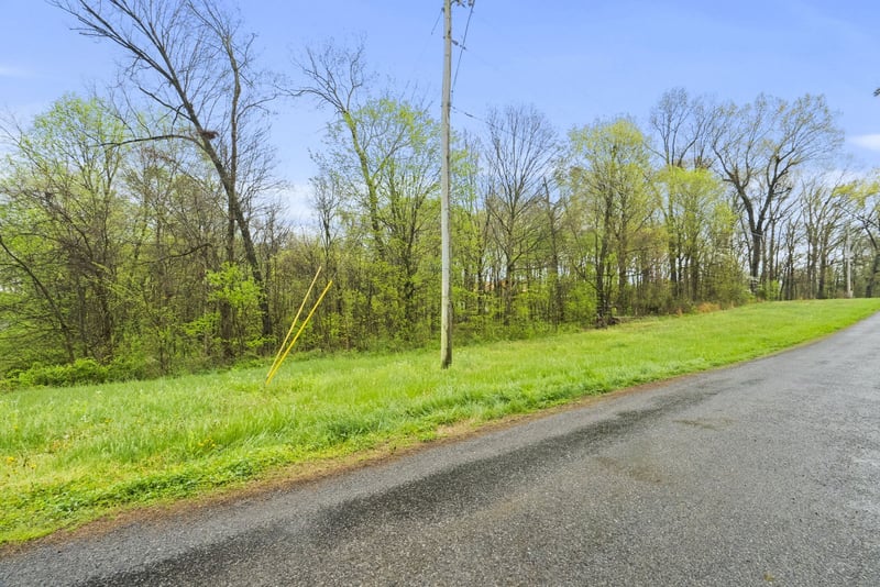 2 J Bourne Rd, Adams, TN 37010