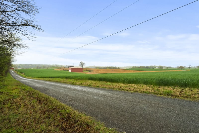 2 J Bourne Rd, Adams, TN 37010