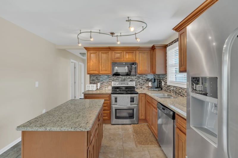 102 Woodyside Dr, Hendersonville, TN 37075