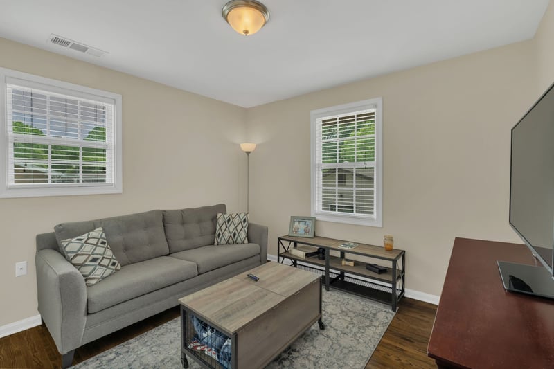 102 Woodyside Dr, Hendersonville, TN 37075