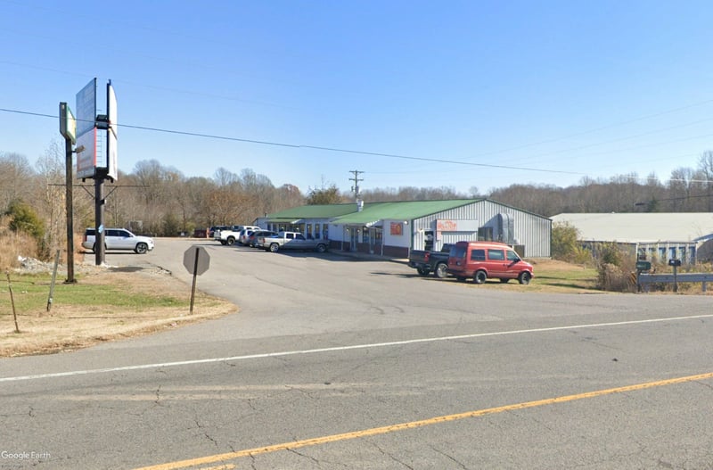 5205 Hwy 31e, Westmoreland, TN 37186