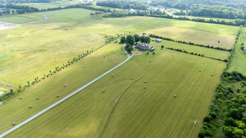 6286 Cox Rd, Arrington, TN 37014