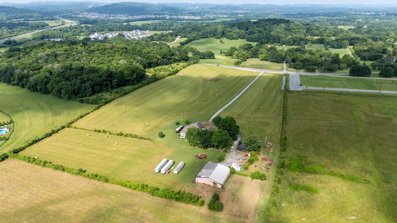 6286 Cox Rd, Arrington, TN 37014