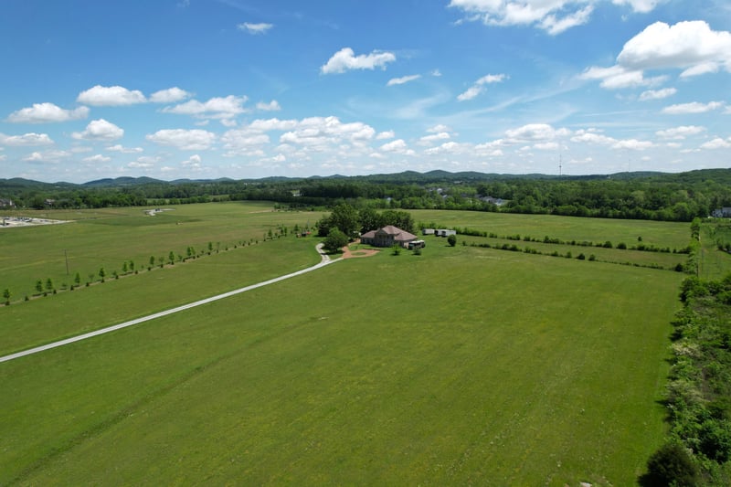 6286 Cox Rd, Arrington, TN 37014