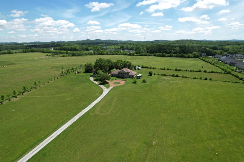 6286 Cox Rd, Arrington, TN 37014